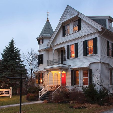 Lang House On Main Street Bed & Breakfast Burlington Exterior foto